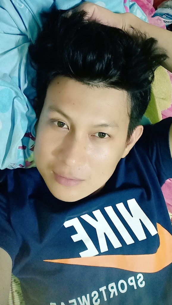 Dy1234Long's tweet photo. ស្គាល់មុខមិនស្គាល់ ចឹងហើយកទុកចិត្តមេឃកុំទុកចិត្តផ្កាយ ត្រូវទុកចិត្តលើខ្លួនឯង។ good night 😘 ❤️❤️💋 😘 https://t.co/oQsuJtDKuN