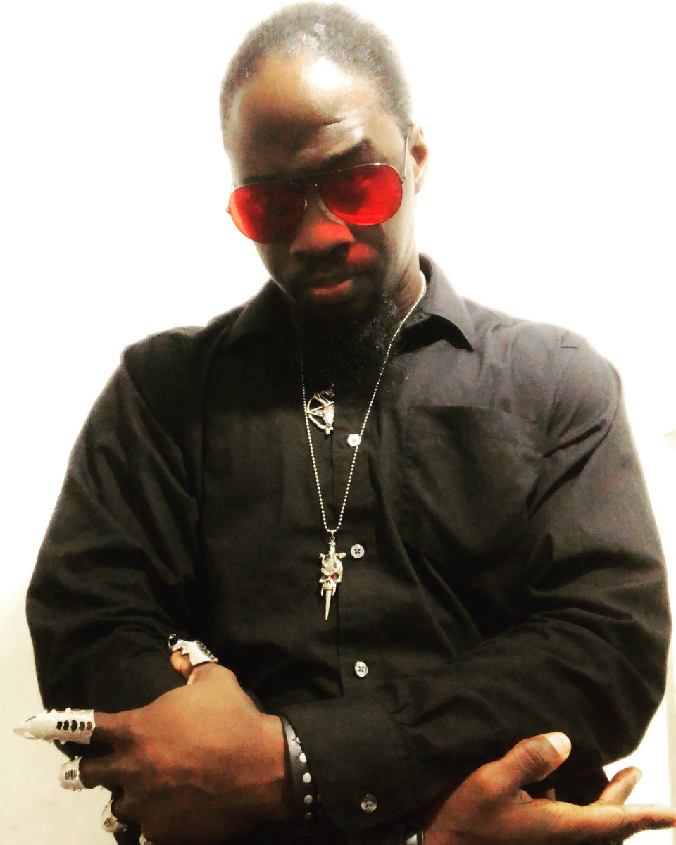 treveraeon's tweet photo. “The sky’s gone out” 🦇🦇⚰️⚰️
#OriginalGothicGangster #TheBigBat #ScaryBlackMan #YallGonRecognize #TheUnderground #UndergroundStrongStyle #OneNationUnderground #TheLeftHandPath #WalkThePath https://t.co/Xoqsod1uQT
