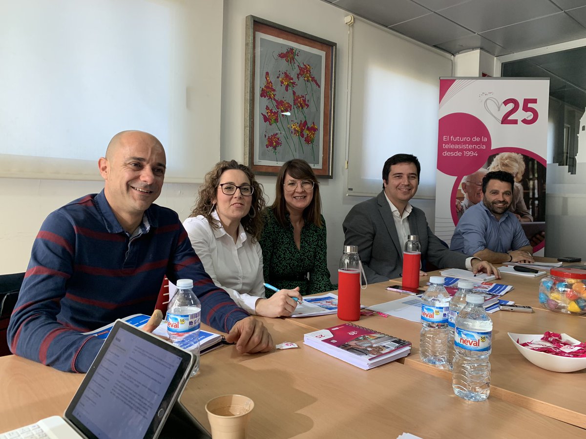pititorres's tweet photo. Presentación d la Memoria del Servicio Municipal de Teleasistencia del @AytoMurcia Más de 3.000 personas se benefician. 
Esto ha supuesto un incremento de 244 personas a lo largo del 2019 , un 8,6%
Gran trabajo de coordinación del equipo de @TunstallTlevida y  @dsocialesmurcia https://t.co/0PieddptyL