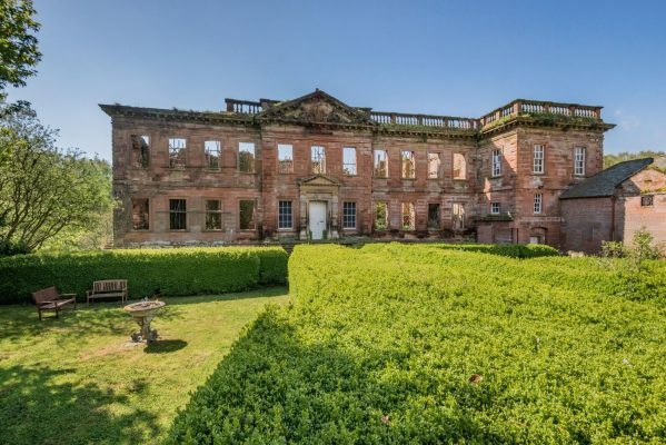 Countrylifemag's tweet photo. A new future beckons for the magnificent, crumbling Palladian mansion that is 'the finest 18th-century house in Cumbria' https://t.co/qKkwtsA616 https://t.co/qFyXTJKYZk