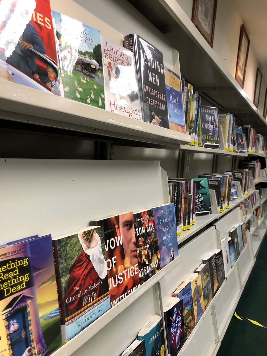 CatoosaLibrary's tweet photo. What are you doing reading Twitter? We have over 200 NEW books waiting for you to check out! https://t.co/Kl6UkvdWmD
