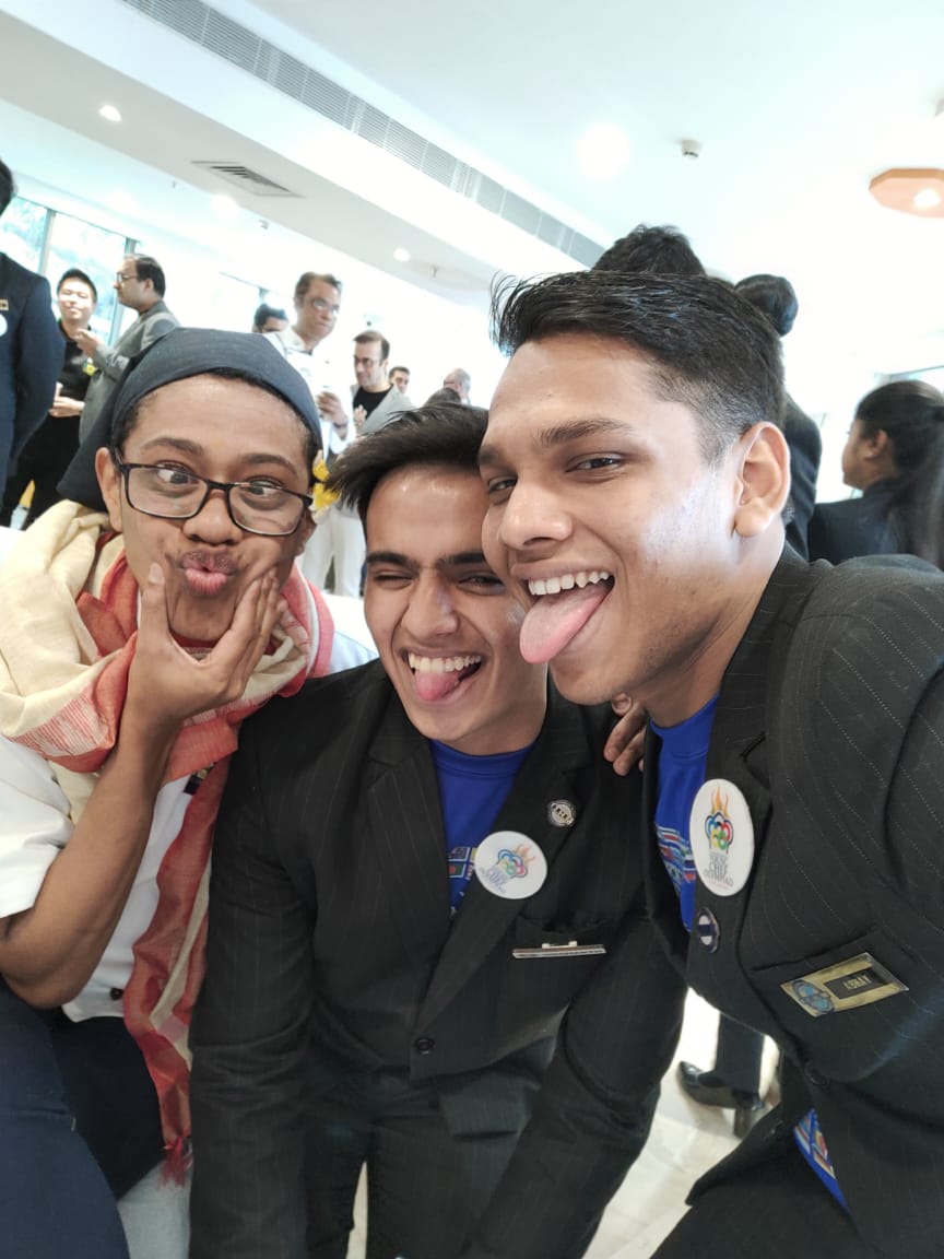 SIDDHARTHTAND20's tweet photo. Some pictures with contestants of different countries. It was such a pleasure to meet them all. 😍
YCO2021 awaits. 
#iihmbest3years #YCO2020 #Sustainability #UNsdg #BiggestCulinaryCompetition https://t.co/EsffMATYFz