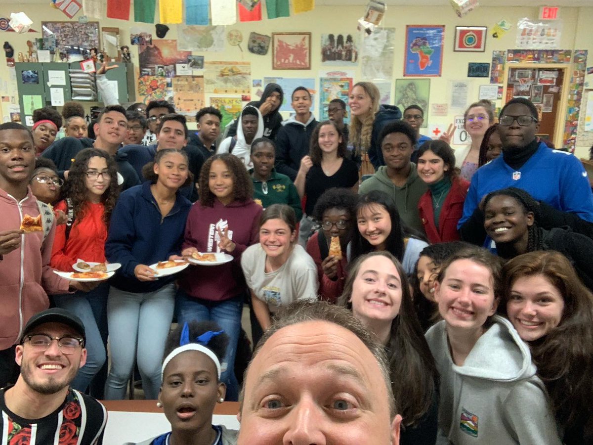 FirstPrioritySF's tweet photo. Celebrating the 3 students who made decisions for Christ this week at Suncoast HS!

#firstprioritysf #churchcampuschrist #9monthmissiontrip https://t.co/WJsCzdlikk