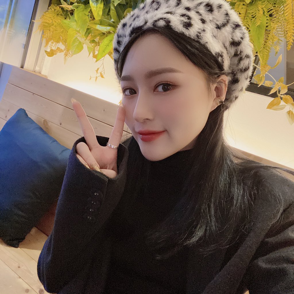 [#시연] 아이돌 라디오 혼자는 처음이었어요.. 너무 긴장했또.. 썸냐들 보고 싶어가지고 울 뻔 ㅠㅠ 저 잘했나요...??
#드림캐쳐 #Dreamcatcher