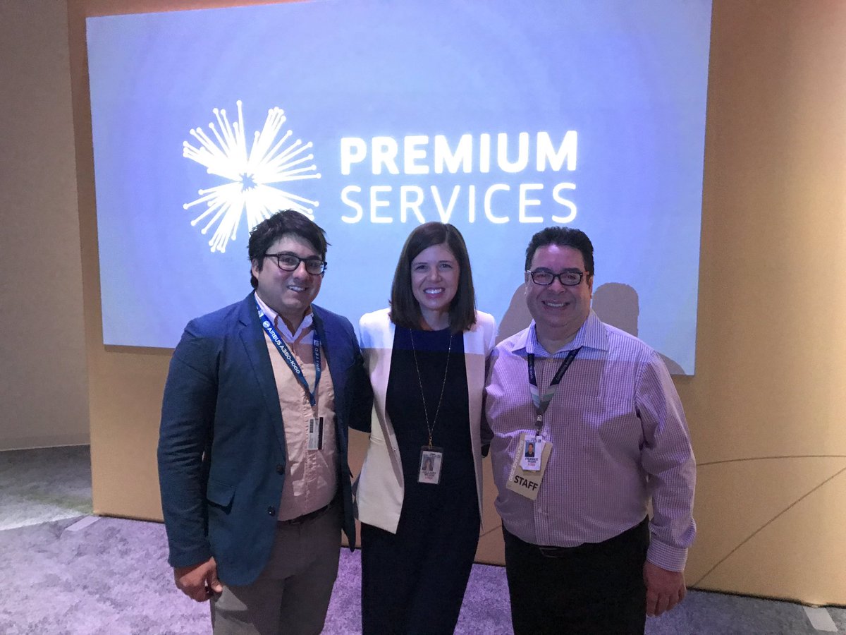ammyheathrow's tweet photo. Good morning from #backstage2020 @HillWilFly @alexanderdorow #premiumservicesteam @weareunited @Frankie_thecook @Sebastianos15 https://t.co/C55WyR9zzO