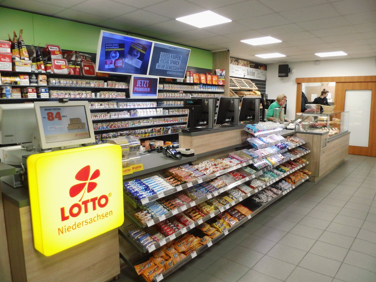 Die Raiffeisen Tankstelle in Altenberge wurde von uns grundlegend renoviert. Nachfolgend ein paar Impressionen nach dem Umbau. #ladenbau #ladenausstattung #Reinhardt  #RaiffeisenEmsVechte #Tankstelle #Umbau