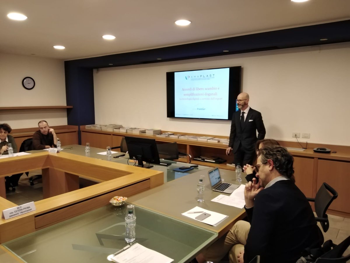 AMP_Amaplast's tweet photo. Oggi in #Amaplast si svolge un incontro formativo sulle procedure di rilascio del certificato #EUR1 con esperti #Easyfrontier https://t.co/uGl9izI2x8