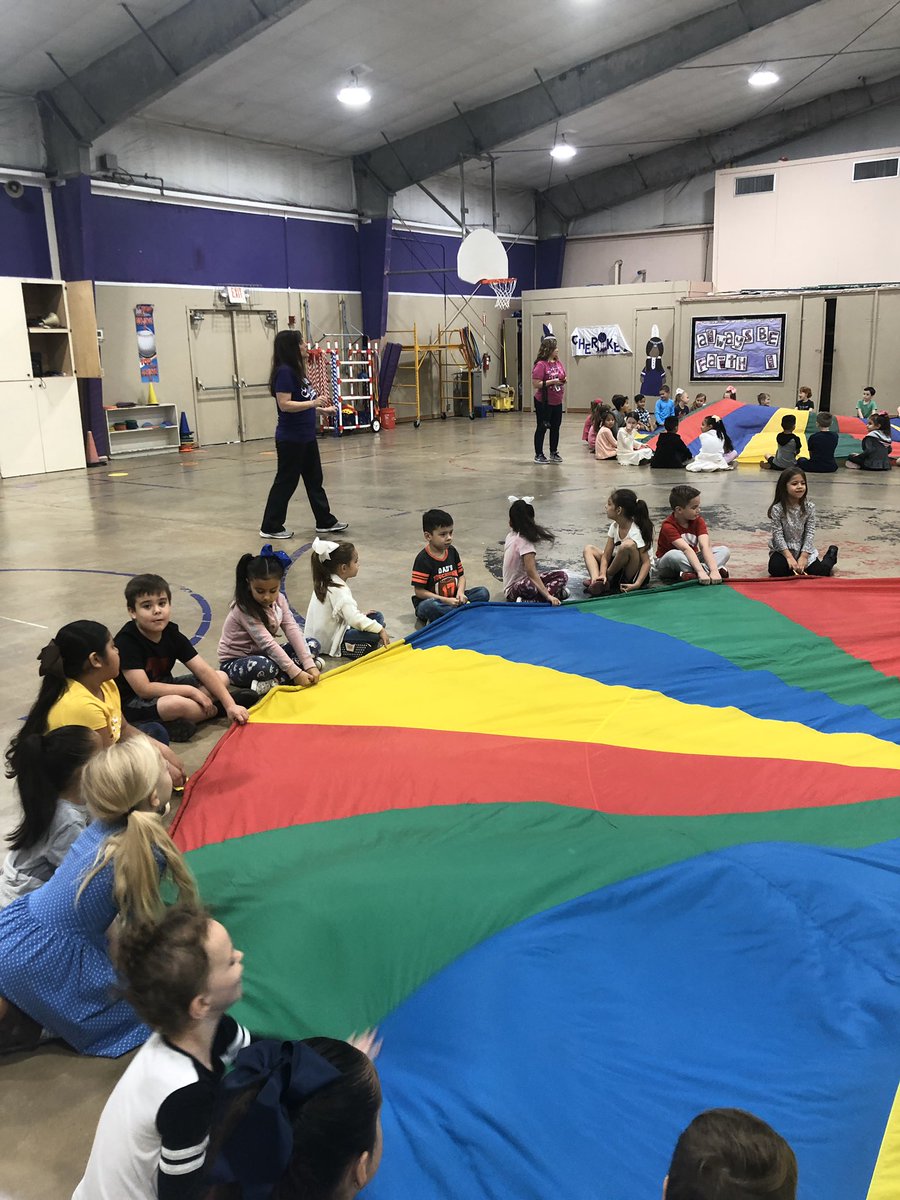 angelamabel1's tweet photo. Kinder and PE poppin’ today!!!!! #WCGrows #PNGProud #WeLeadTX https://t.co/Rkk4nH0Ze0
