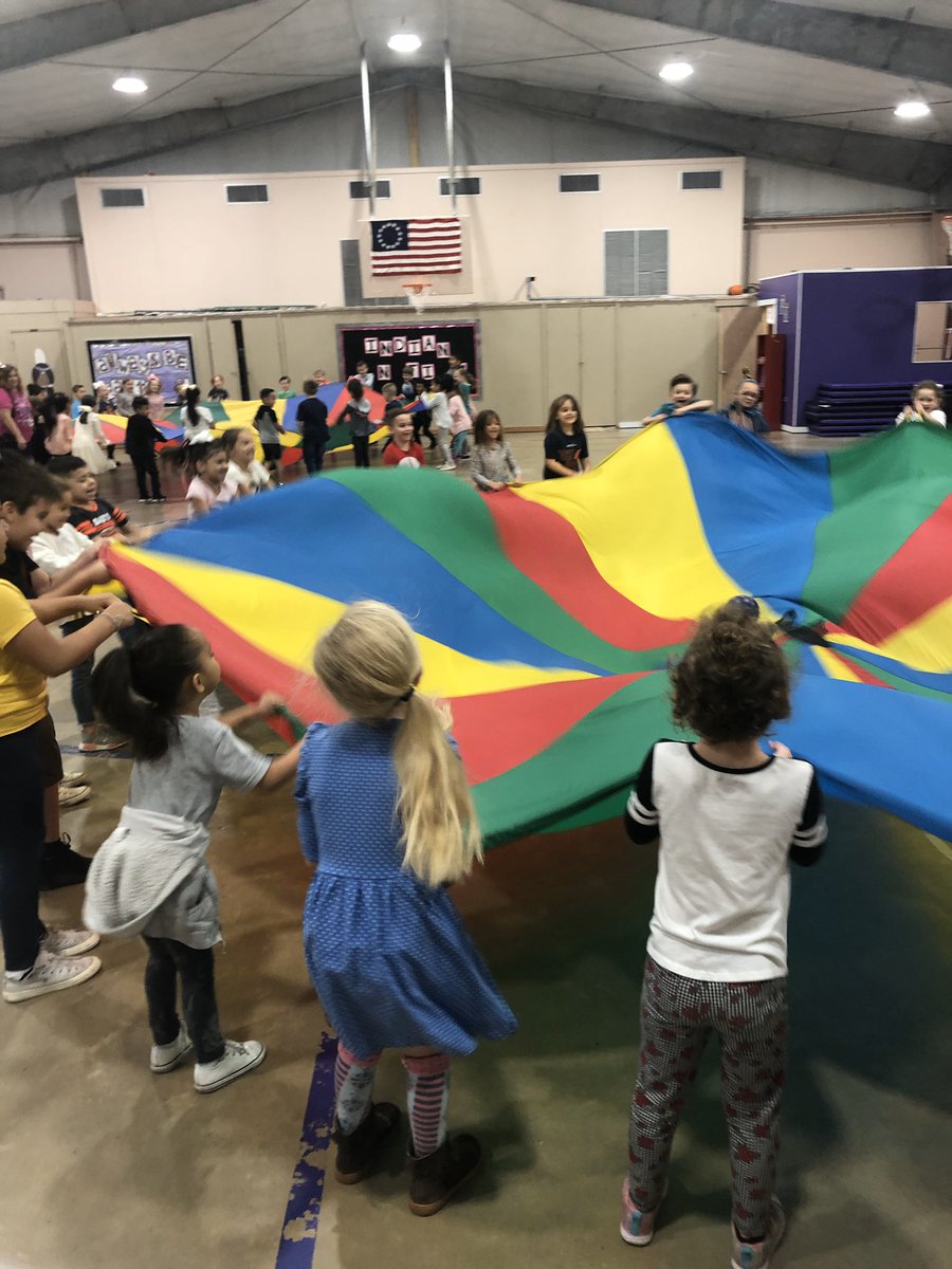 angelamabel1's tweet photo. Kinder and PE poppin’ today!!!!! #WCGrows #PNGProud #WeLeadTX https://t.co/Rkk4nH0Ze0