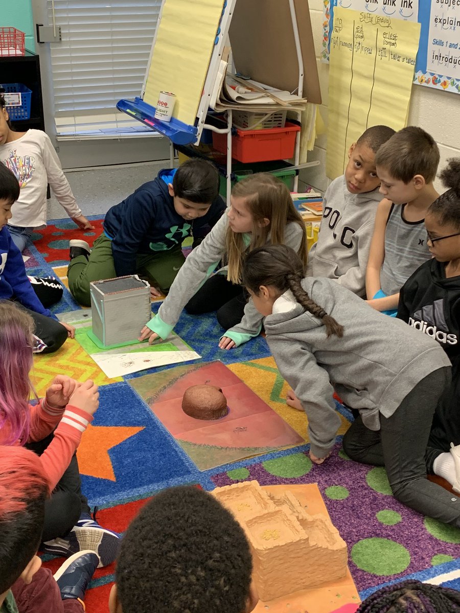 MsGoldman2nd's tweet photo. As exploring different shelters, thanks to @FieldMuseum for lending us the learning collection! @MrsGravesD68 @SipleySchool @Woodridge68 https://t.co/QHLaTX7T1c