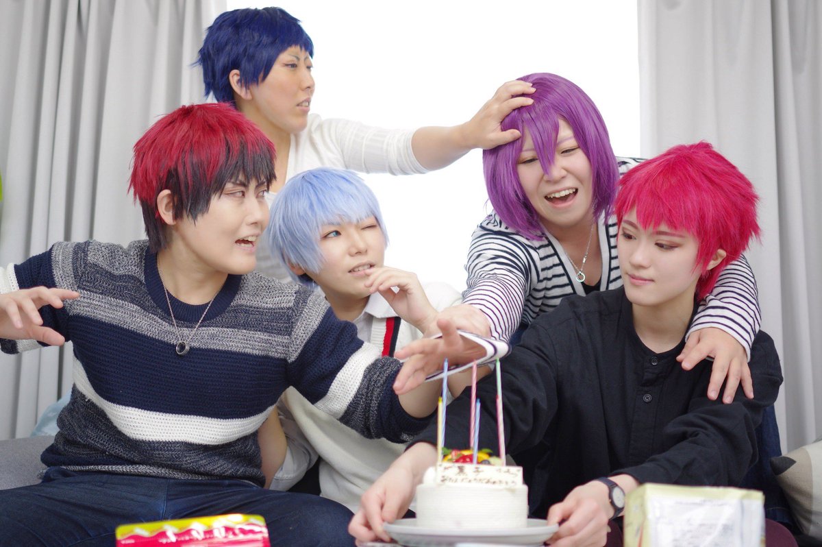 ゆう Pa Twitter 捏造注意 黒子のバスケ 黒子テツヤ 捏造私服 紫 ケーキたべるー 黒 火 おい紫原待て 青 テツが潰れるだろ 赤 避難しようか Photo Byのんさん Uvilrk45fmi9ea8