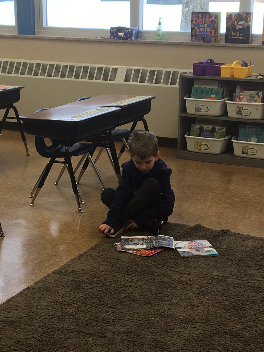 cstarkCF's tweet photo. Our favorite part of the day! Read Like a Knight Month! #whatmakesKWgreat @KWESPrincipal https://t.co/emcNCwZyPx
