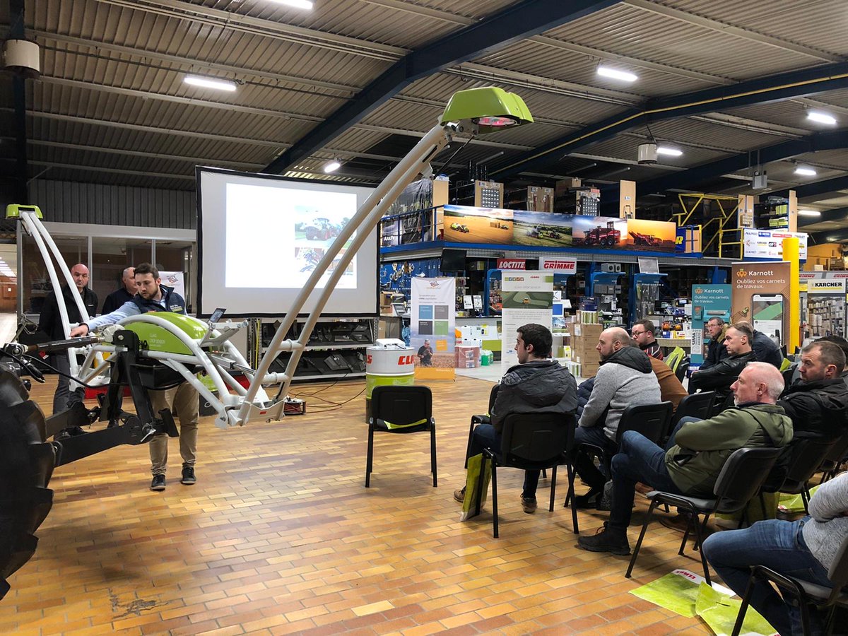 Eric365FN's tweet photo. 🚜On continue les journées nouvelles technologies cette fois-ci avec notre partenaire @CLAASFrance CASA Service Machine dans le Nord de la France. Au programme, comment faire de la modulation de dose de façon pragmatique ? La réponse #CropView 🛰🌱#AgTech https://t.co/cXLRC3gh8W