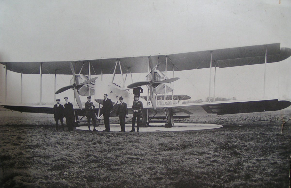 Rex Pierson (centre) with the CapeTown Vimy 1920