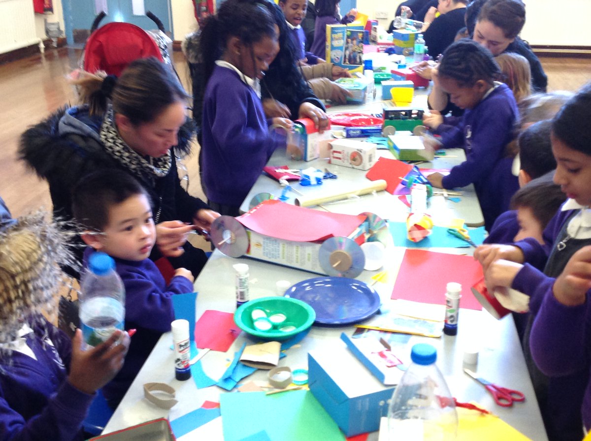 BenthalSchool's tweet photo. To celebrate the start of our topic βGo! Go! Go!β, Reception invited in our families to build transport models with us. They look fantastic! Thank you to everyone who came; the children really loved having you there.
#EYFS #Reception #Topic #Transport #Hackneyparents
#benthal https://t.co/IqbNyQTDyk
