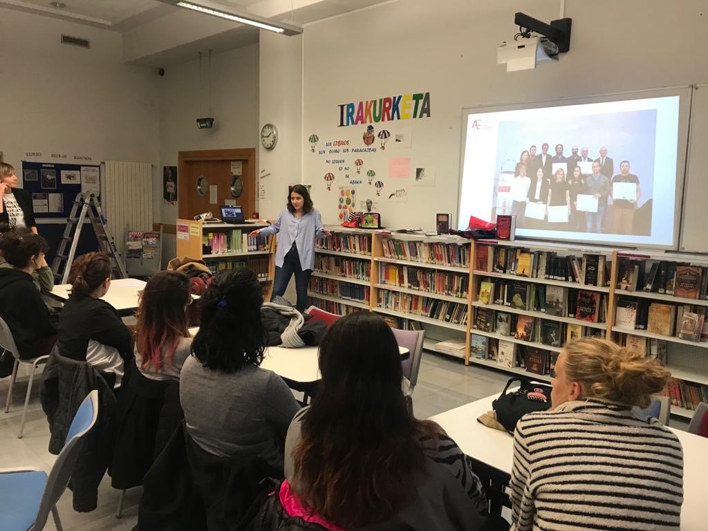 💡 Nos hemos acercado a <a href="/Egibide/">EGIBIDE</a> Nieves Cano para animar a las alumnas del grupo laboratorio a participar en “Tu Idea Cuenta”. 

👁‍🗨 Patricia Bedoya, de @BEGia_app, ha compartido con ellas su experiencia.

📝Inscripciones abiertas hasta el 13 de marzo 👉 alavaemprende.com/xvi-concurso-t…