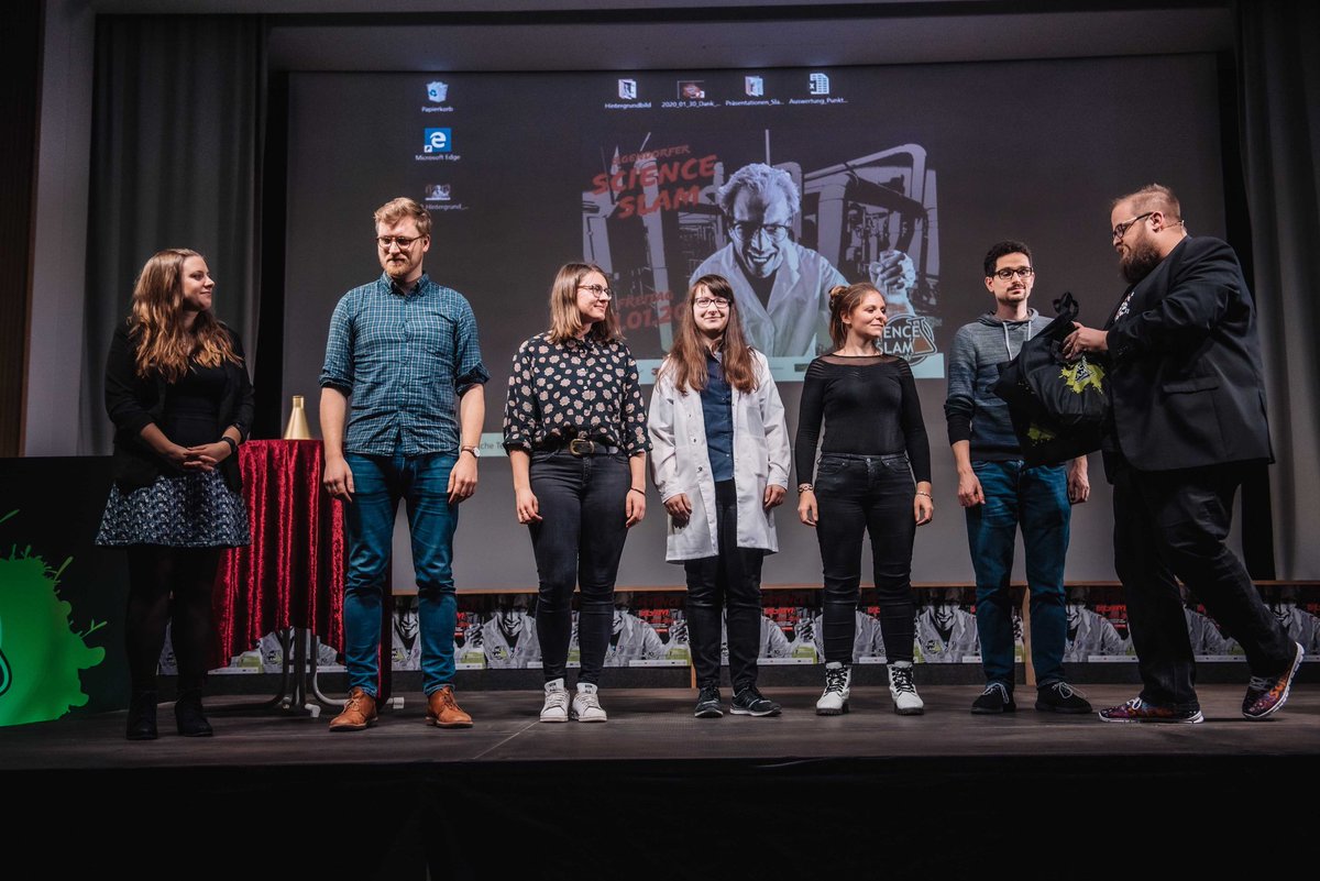 Ihr wart alle spitze: Janina Otto, Jan-Marcus Nasse, Marlene Böldl, Judith Alcock-Zeilinger, Johannes Schildgen und Junior-Slammerin Sabine - vielen Dank für eure Performances!👏🏼💥
#gendorfslam #readysteayslam #scienceslam #slammer #vorträge