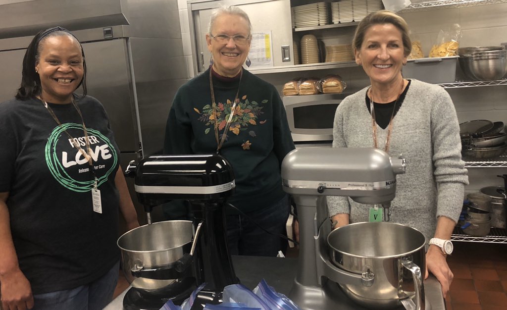 SCSOCoordLDean's tweet photo. A great partnership with Release Inc.  Thank you for taking the time each week to cook with our youth in detention! @SarpySheriff https://t.co/YAzi3z88xW