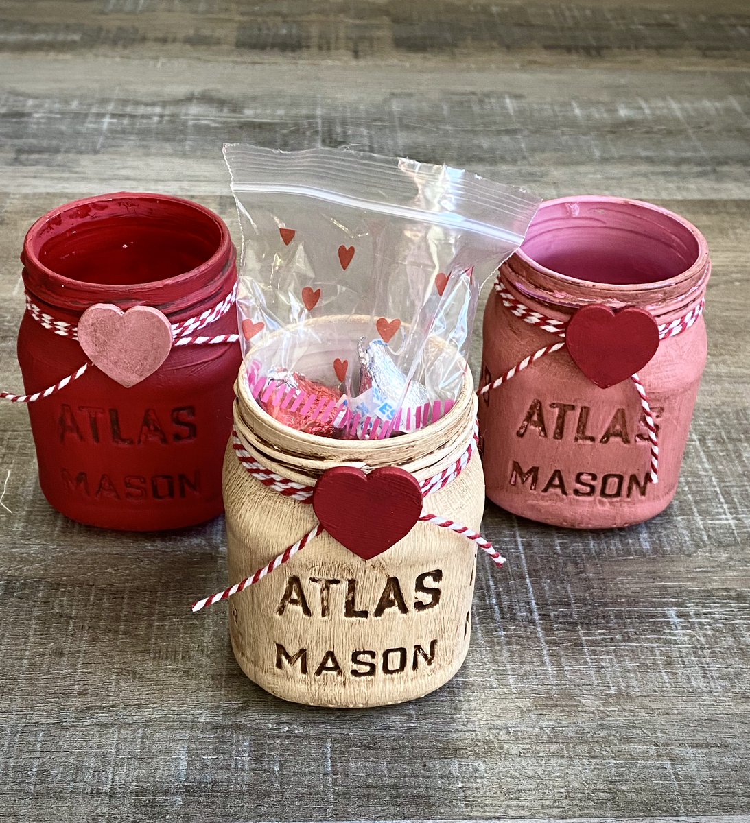 nitacy's tweet photo. Make your own Vintage-Look Valentine Treat Jars…all the details are on my blog today. ❤️ #creatingme #valentinecrafts #valentinedecor #valentinesday #chalkpaint #makeityourself
https://t.co/wLtjowcVnE https://t.co/vJ57nyEtc4