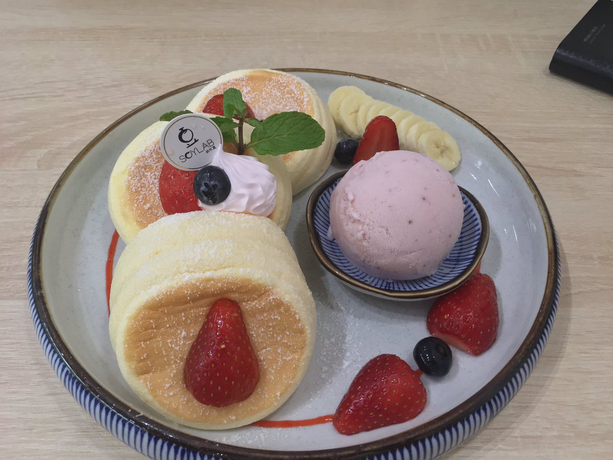 bizket_'s tweet photo. Fuwa fuwa japanese soufflé pancakes 🤤

Location: Soylab, Damansara Utama https://t.co/p18es0uZrm