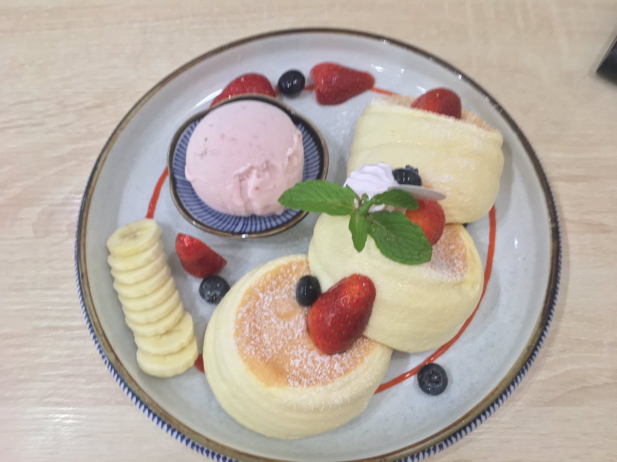 bizket_'s tweet photo. Fuwa fuwa japanese soufflé pancakes 🤤

Location: Soylab, Damansara Utama https://t.co/p18es0uZrm