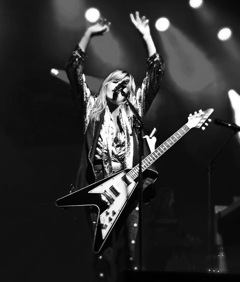 TheVogue's tweet photo. ✨TONIGHT ✨
@graciepotter is coming to @TheVogue with @DevonGilfillian! LOW TICKET ALERT 🚨

#gracepotter #devongilfillian #daylight #broadripple #thevogueindy #indianapolis #indy #indianapolisconcerts https://t.co/EwvHhL91Ql