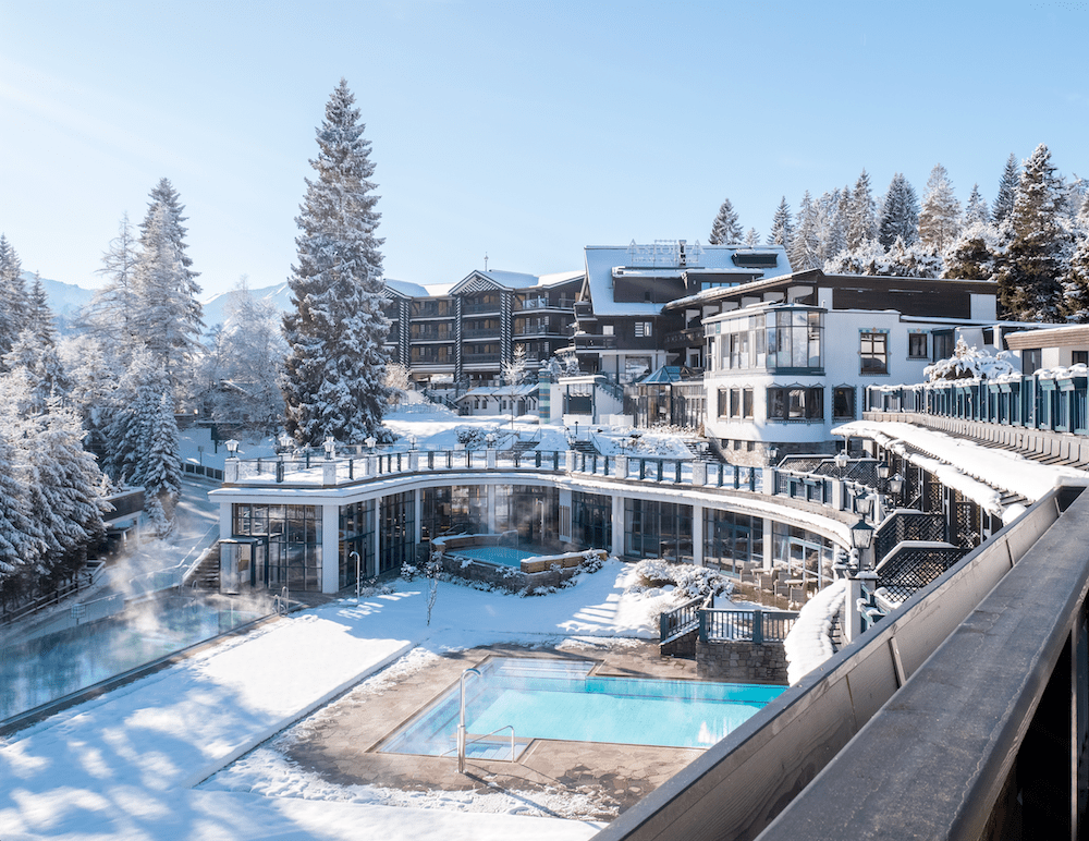 MyLuxuryExp's tweet photo. 13 of the most beautiful hotels closest to the snow in the Alps https://t.co/BXDw5yuicB https://t.co/SHzn8oND3M