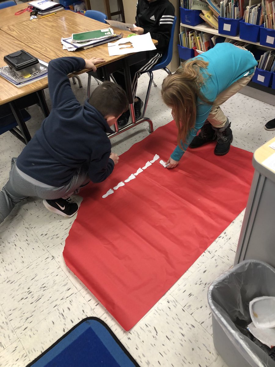 MrsBrownAES's tweet photo. How big is a foot?? #measurementfun https://t.co/sQL19iBQfs