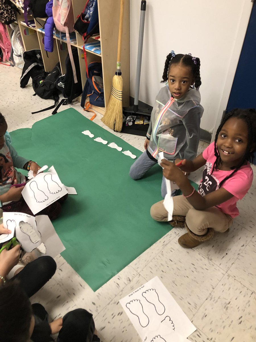 MrsBrownAES's tweet photo. How big is a foot?? #measurementfun https://t.co/sQL19iBQfs