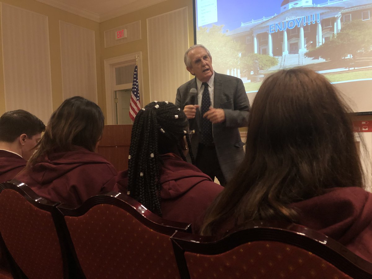 Elizabeth_Homan's tweet photo. Dr. Bernie Sandusky of @MD_CommColleges rallies #commcollege students to participate in our democracy. The same energy shown today in #Annapolis at Student Advocacy Day should continue on Election Day. Use your voice! #MDCCsWork https://t.co/XA0uAkgrUV