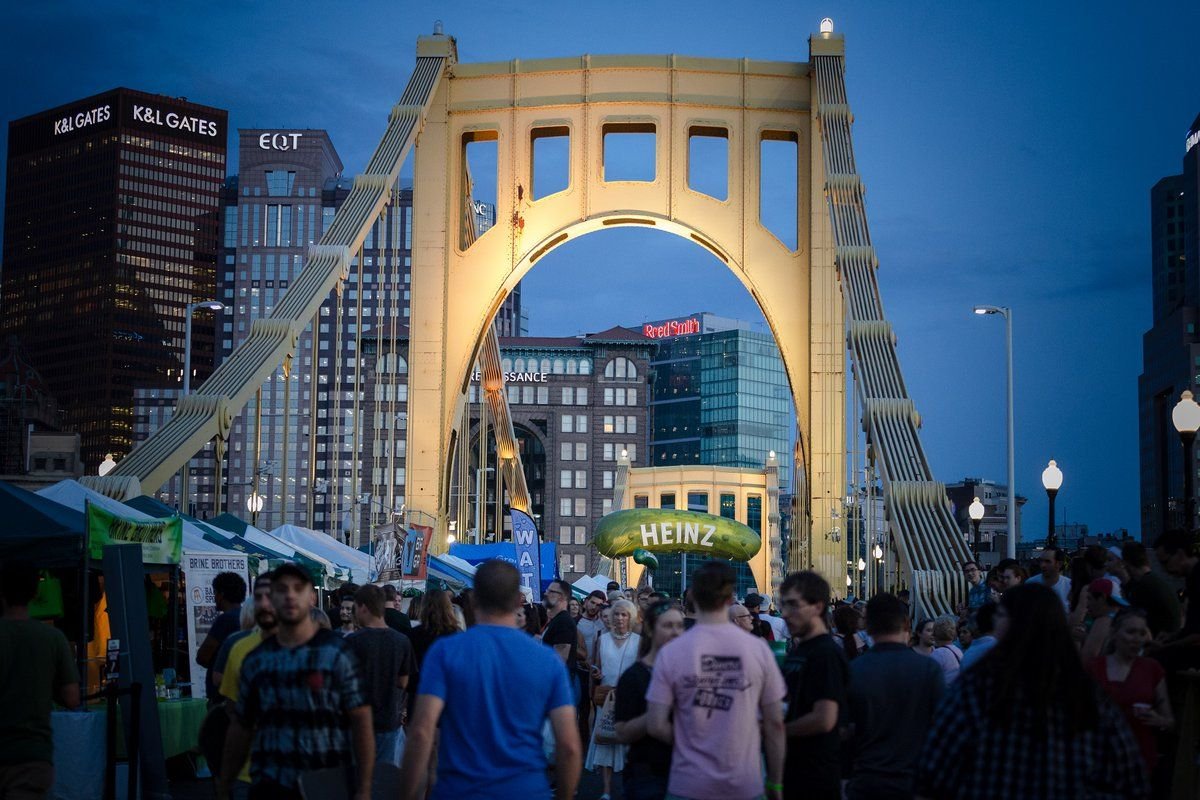 #Pittsburgh is defending its crown! <a href="/DowntownPitt/">Downtown Pittsburgh</a>'s #Picklesburgh has again been nominated as one of <a href="/USATODAY/">USA TODAY</a> - <a href="/10Best/">USA TODAY 10Best</a>'s Best Specialty Food Festivals in the country.

Keep the trophy in Pittsburgh by voting here daily: 10best.com/awards/travel/…