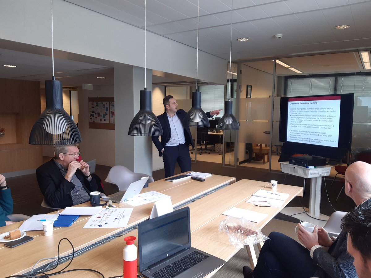 Sytze_K's tweet photo. Engaging talk on #organizationallearning by @Yianniskyratsis in the organizational change group @OrgVU @FSW_VU https://t.co/wCWTJprlOg