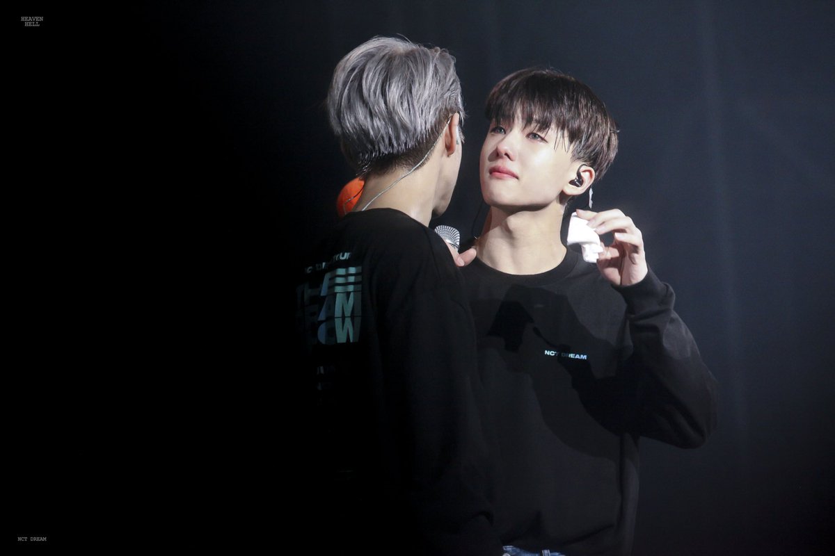 heaven_hell825's tweet photo. #우리의_자부심_지성아_생일축하해 #지성 #NCT_DREAM #NCTDREAM #JISUNG 
눈물도 성장이다 
무대 위에 있는 영원한 별이✨될 수 있길 바래
그리고 영원한 아이가 될 수 있길 바래
지성아 생일축하해💚 https://t.co/3gDNuRHCCL