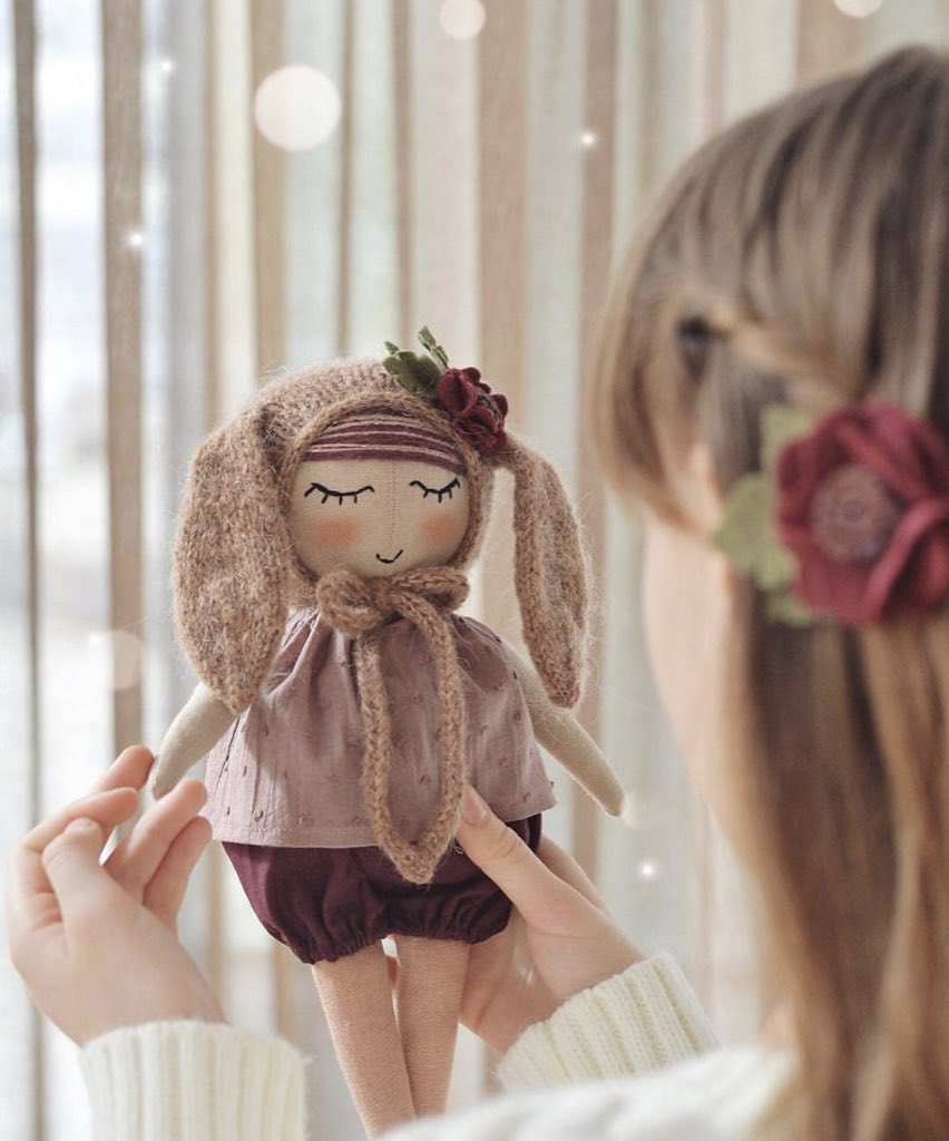 أما بعد، فالقلب الذي تسعده الأشياء الصغيرة، تؤذيه التفاصيل الصغيرة أيضًا.

 #مكه_الان