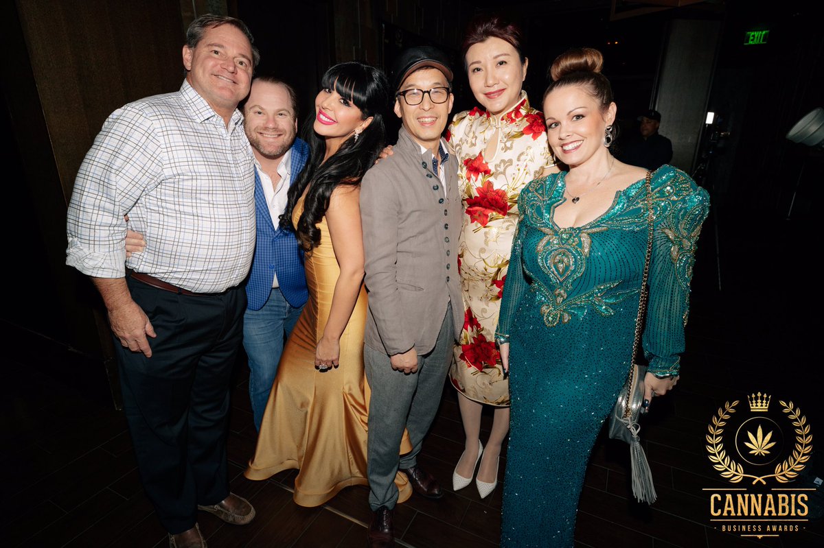 cannabis_awards's tweet photo. Red Carpet Inspiration from the 2019 International Cannabis Business Awards Las Vegas @HakkasanLV #cba #cbaglobes #cannabisawards #cannabisbusinessawards @WolfOfWeedST @ChloeVillano @MERRYJANE https://t.co/lecJj2eN4n