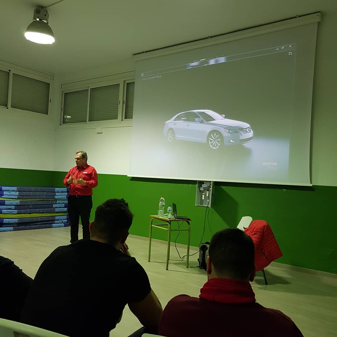 AusitAuto's tweet photo. Avui comencem les jornades tècniques de la de Jordi F. Ribera que treballà a Motul. @riberajordiplenco #powerbymotul #motuliberica #fpautomocio #fpdualcat #ripollet #inspalauausit https://t.co/mDAwLZwyOe