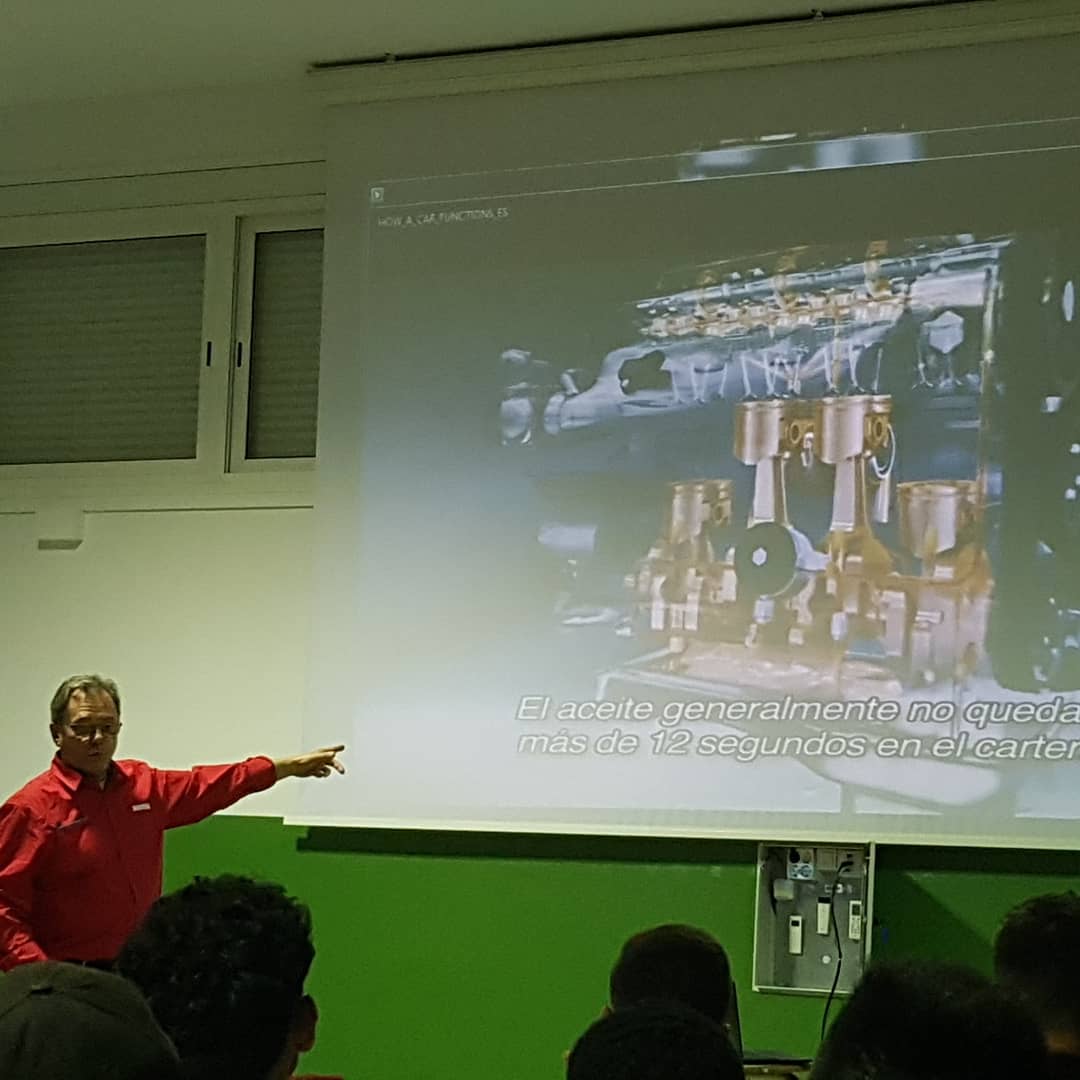 AusitAuto's tweet photo. Avui comencem les jornades tècniques de la de Jordi F. Ribera que treballà a Motul. @riberajordiplenco #powerbymotul #motuliberica #fpautomocio #fpdualcat #ripollet #inspalauausit https://t.co/mDAwLZwyOe