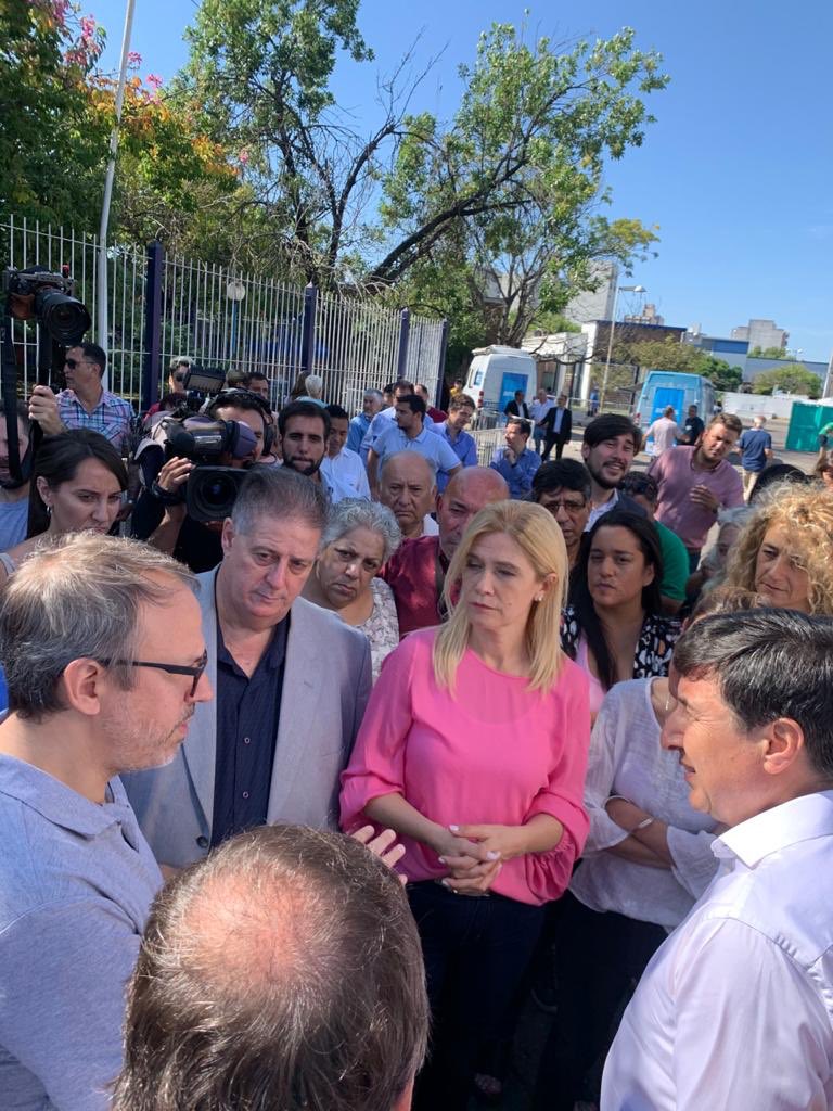 ACollia's tweet photo. La batalla más importante es la que estamos librando todos unidos contra el hambre. 
Hoy, junto a @LicDanielArroyo @magariovero @FerRaverta y @dievalen presentamos la Tarjeta Alimentaria en Tres de Febrero para que el Estado y los vecinos tengan más herramientas #PlanAlimentAR https://t.co/FtpWy0DJSt