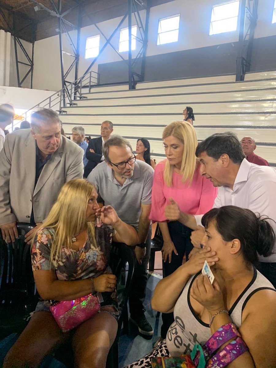 ACollia's tweet photo. La batalla más importante es la que estamos librando todos unidos contra el hambre. 
Hoy, junto a @LicDanielArroyo @magariovero @FerRaverta y @dievalen presentamos la Tarjeta Alimentaria en Tres de Febrero para que el Estado y los vecinos tengan más herramientas #PlanAlimentAR https://t.co/FtpWy0DJSt