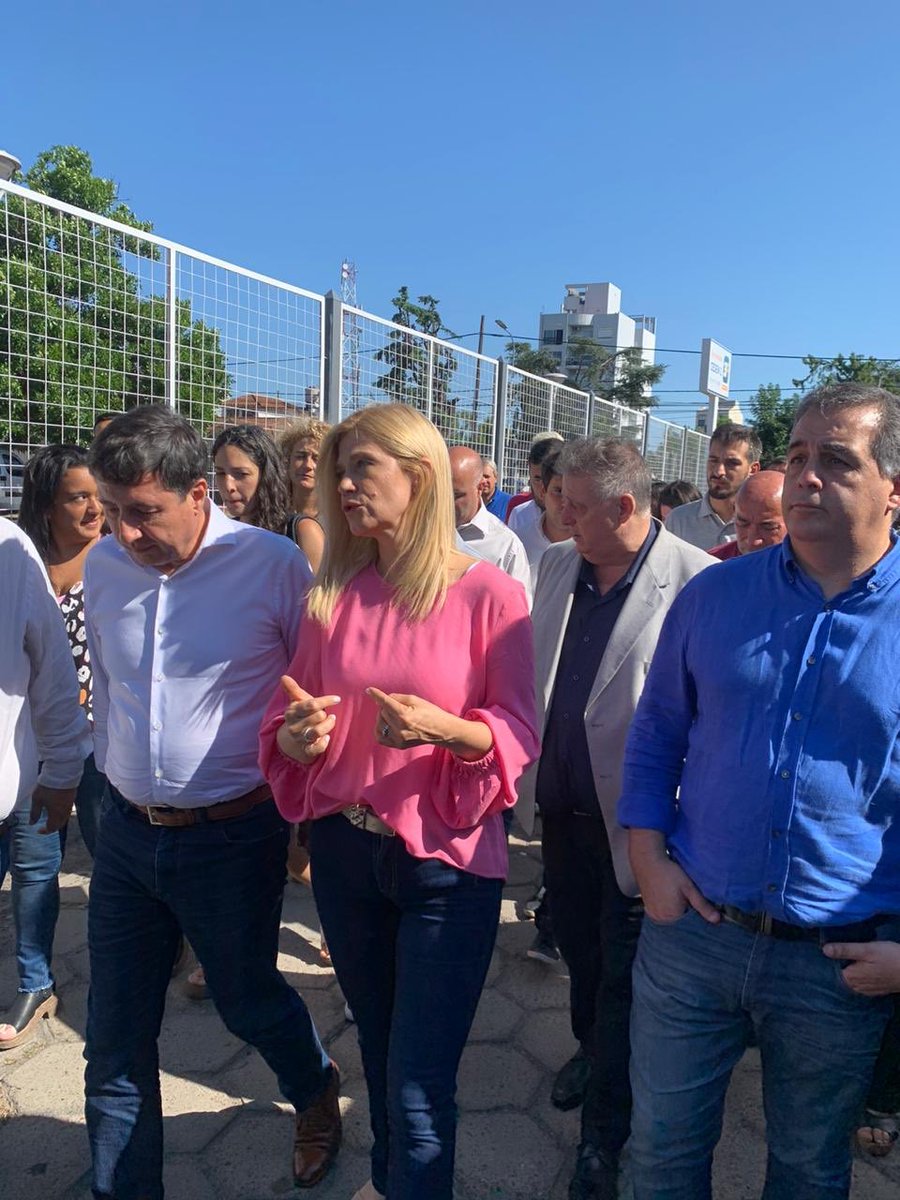 ACollia's tweet photo. La batalla más importante es la que estamos librando todos unidos contra el hambre. 
Hoy, junto a @LicDanielArroyo @magariovero @FerRaverta y @dievalen presentamos la Tarjeta Alimentaria en Tres de Febrero para que el Estado y los vecinos tengan más herramientas #PlanAlimentAR https://t.co/FtpWy0DJSt