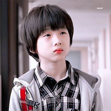 97area_'s tweet photo. Thank you for growing up healthily and beautifully 💛

#HappyJisungDay https://t.co/axdnOVk8n0