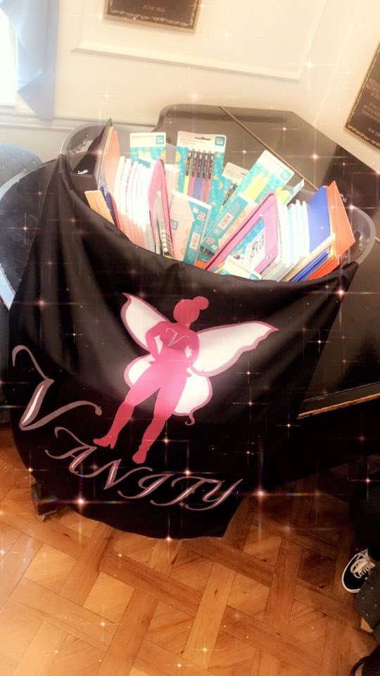 VANITYEFFECT's tweet photo. The School Supply Give Away was a complete success 💓💕.VANITY 💖⛓ would like to thank everyone for coming out and helping us celebrate our first  event for Founders Week🎊.We hope you see your  beautiful faces again for our next event !! STAY TUNED ‼️💕 https://t.co/OLOZf2ptnL