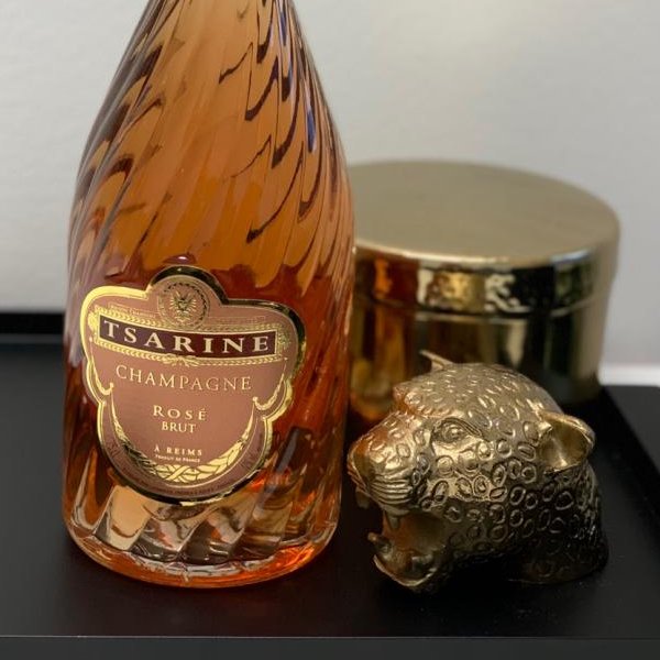 TaskmillOy's tweet photo. Ilmianna meille timanttinen ja inspiroiva agile-osaaja! Löytöpalkkioksi saat shampanjapullon sekä mainetta ja kunniaa 🥂😊 #taskmill #taskmillian #agileleadership #agileprojectmanagement #agilecoach #scrummaster #productowner https://t.co/voDc84GUCt