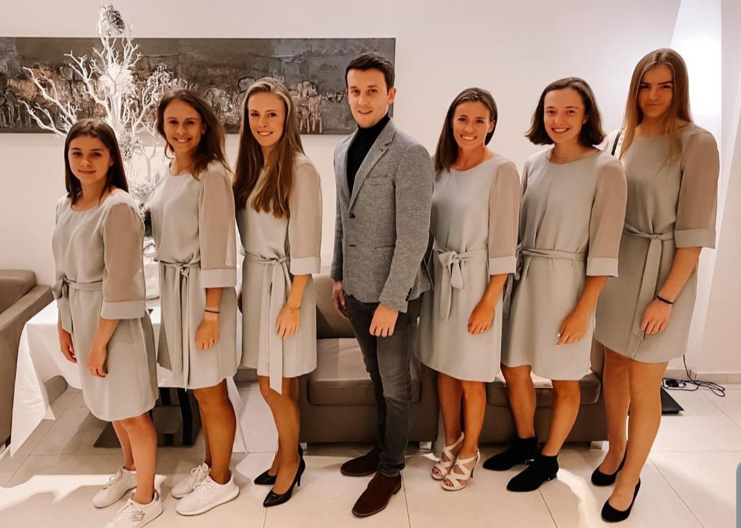Good luck #teamPoland @FedCup
@CeltDawid @iga_swiatek @MagdaLinette @Alarosolska
Powodzenia!!💪🇵🇱 😎 #Polska 🎾 https://t.co/mcLLB55oJI