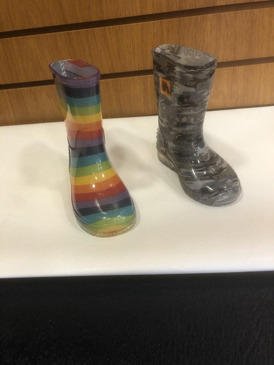 Kids Wellingtons reduced to €5 sizes 61/2 to 10