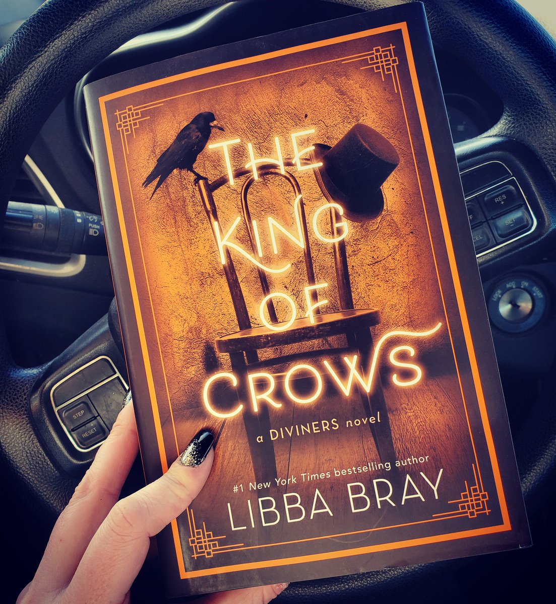 lisasbooklife's tweet image. It's in my hands!! I'm so not prepared for one of my all time favorite series to come to an end! Beyond excited for this final book!! Thanks for one hell of a series @libbabray 😊#everythingsjake #andhow #thekingofcrows #thediviners #amreading #booklovers #reading #booknerd
