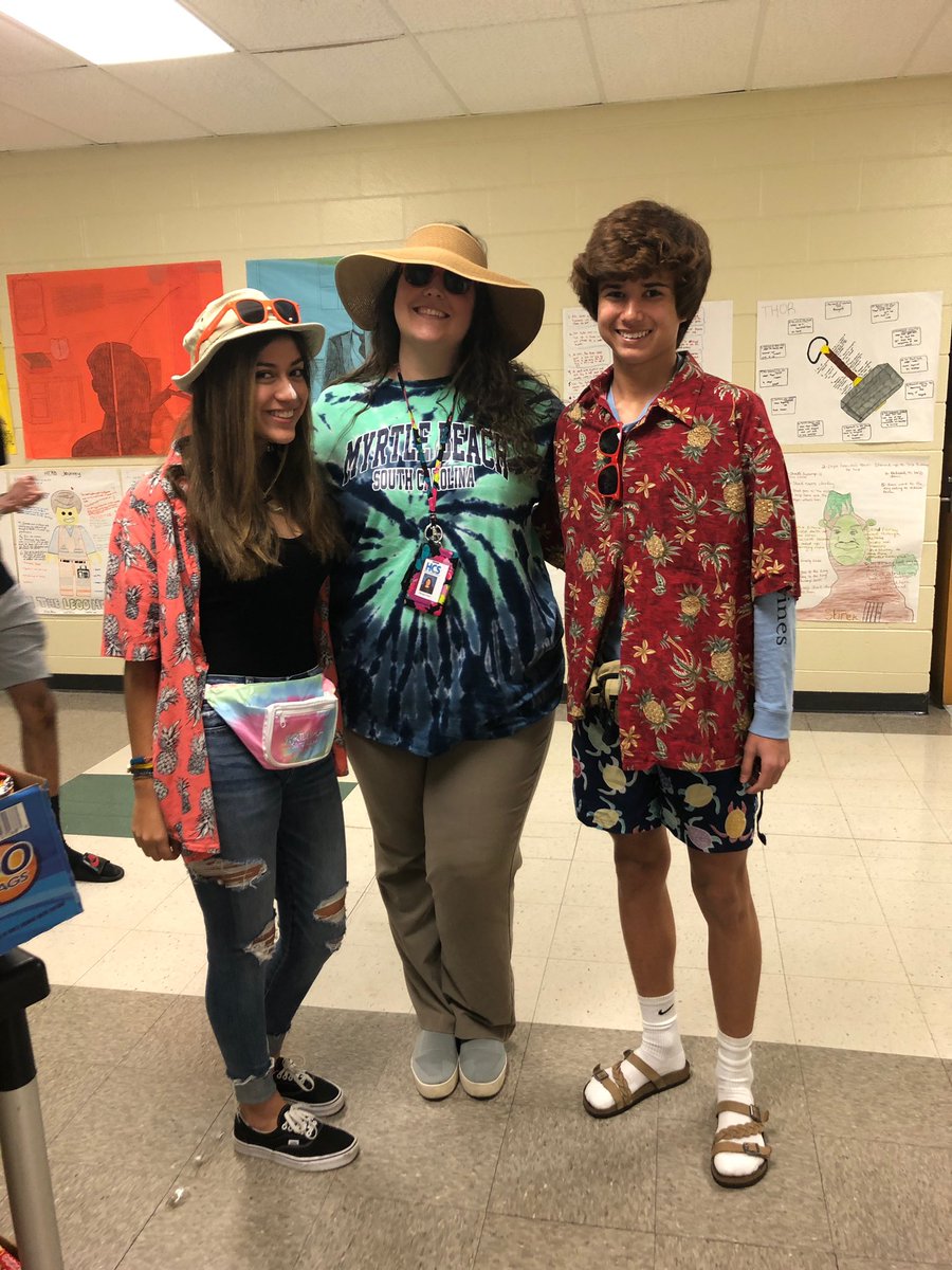 MrsBaneCFHS's tweet photo. I ❤️ Myrtle Beach. #SpiritDay #tackytourist #SweetheartWeek #CFPantherLife https://t.co/kgEC3ZsI93