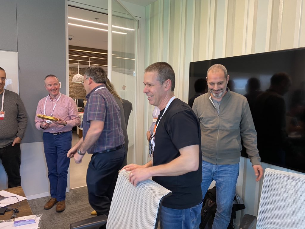 sandeshr's tweet image. The man who makes it all work , thanks for a wonderful conference @DBoriented #ilougTechDays2020 @iloug_org #iloug Hadar