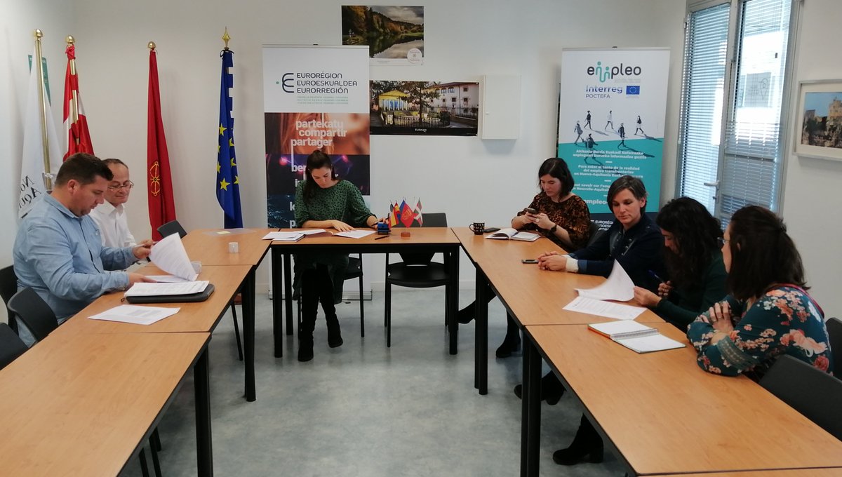Euroregion_naen's tweet photo. Signature du projet 2PK dans le cadre de l’appel à projets « Economie de la connaissance » de 2019, dont l'objectif est de traiter des infections chez les patients atteints de mucoviscidose. https://t.co/ZTNufxVfF4 https://t.co/3E6CMhhsNG