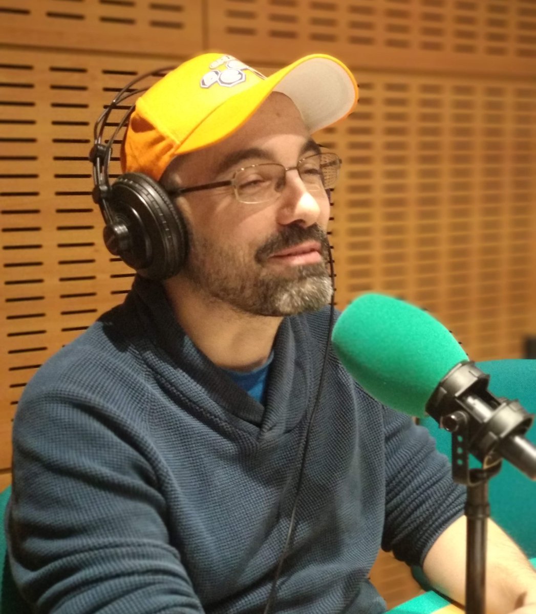 r2pradio's tweet photo. #r2psquad
En @jamqueTPM
Programador amb una gran cultura pop a l'esquena. Creador de jocs com #HansAdventure , #Canvaleon , i @Bitlogic_Life . El coneixereu per destripar grans bandes sonores , aclarir la terminologia del videojoc i anar de fires. Tot un entranyable referent. https://t.co/vWhNzp6XYC